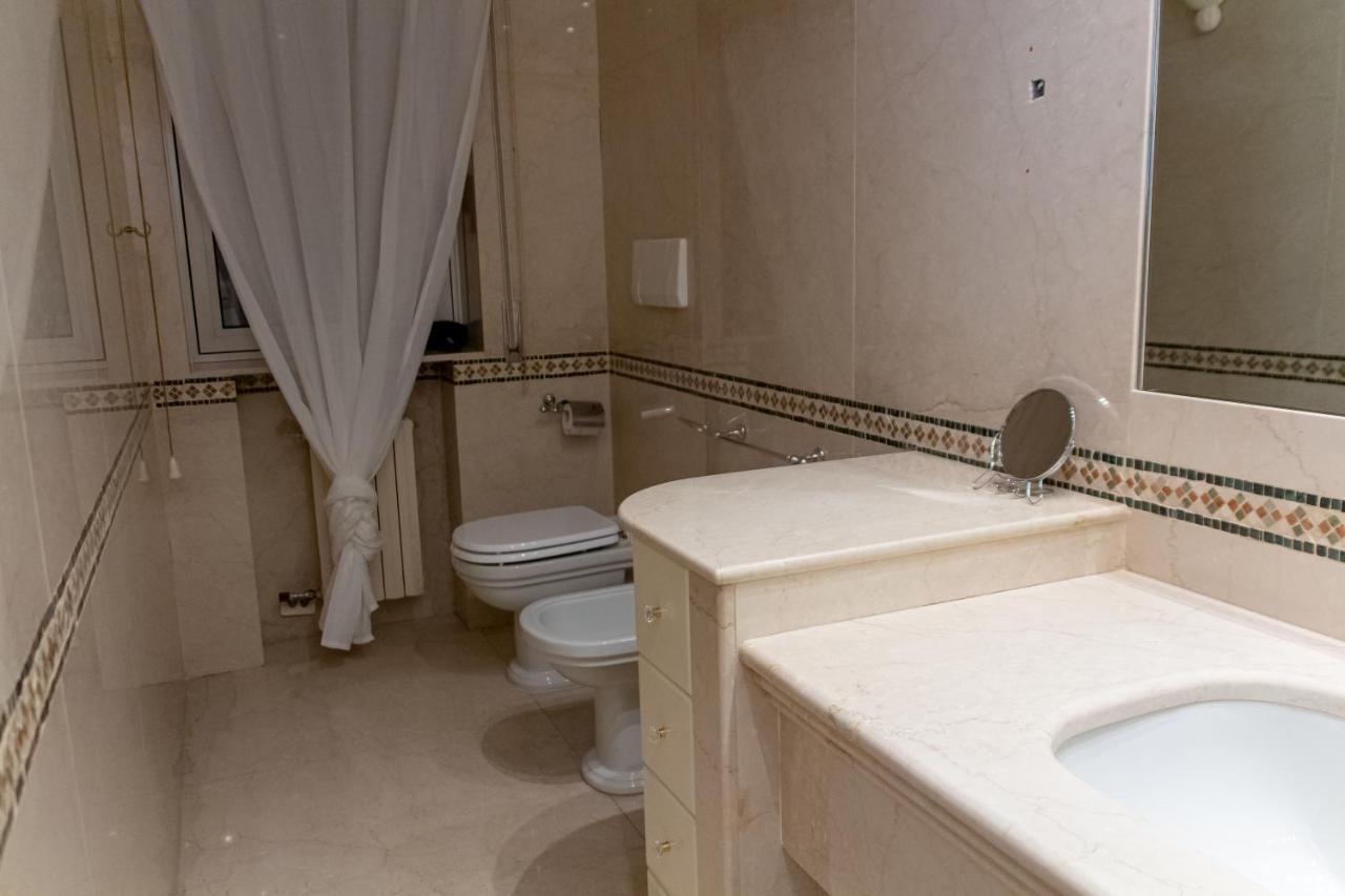 Interno 9 Hotel Bari Bagian luar foto