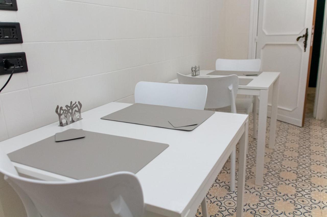 Interno 9 Hotel Bari Bagian luar foto